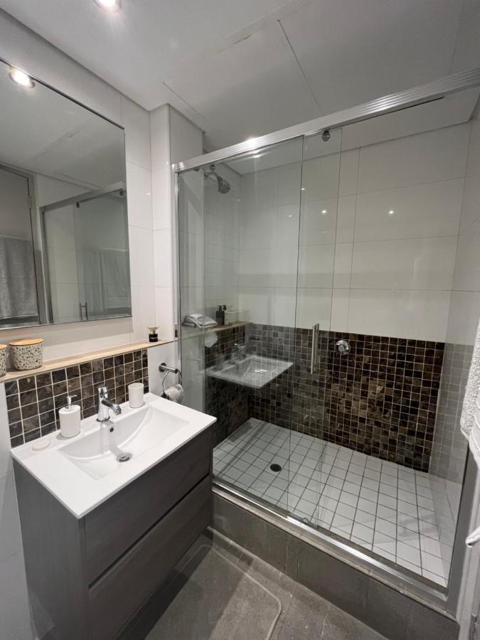 Apartment #1604 Cartwright -diamond In The Sky